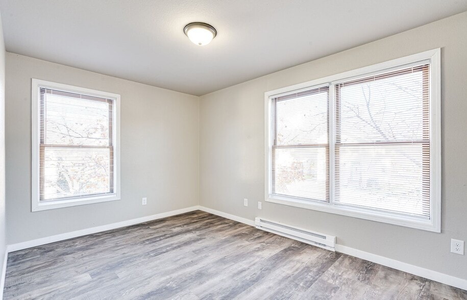 More Photos Of 825-835 Wisconsin St, Oshkosh Apartments For Sale