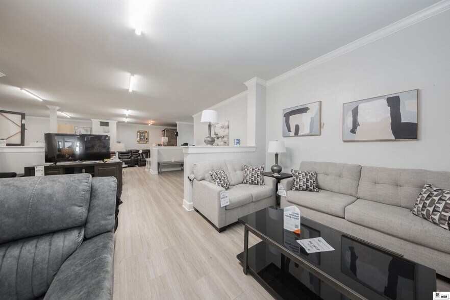 More Photos Of 707-709 Trenton St, West Monroe Storefront For Sale