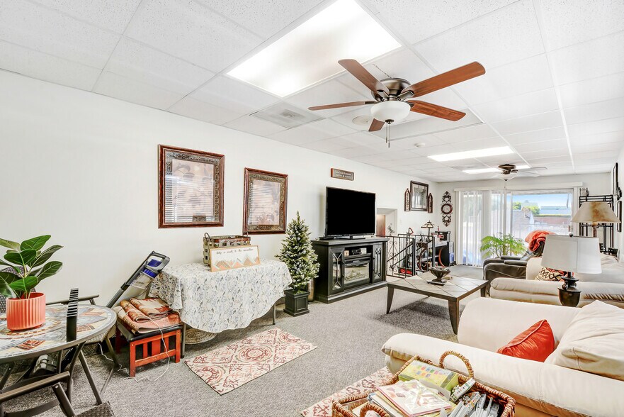 More Photos Of 419 S Robertson Blvd, Beverly Hills Schools For Sale