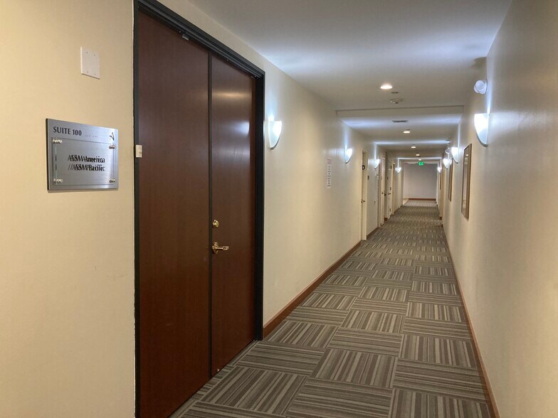 More Photos Of 97 E Brokaw Rd, San Jose Loft Creative Space For Lease