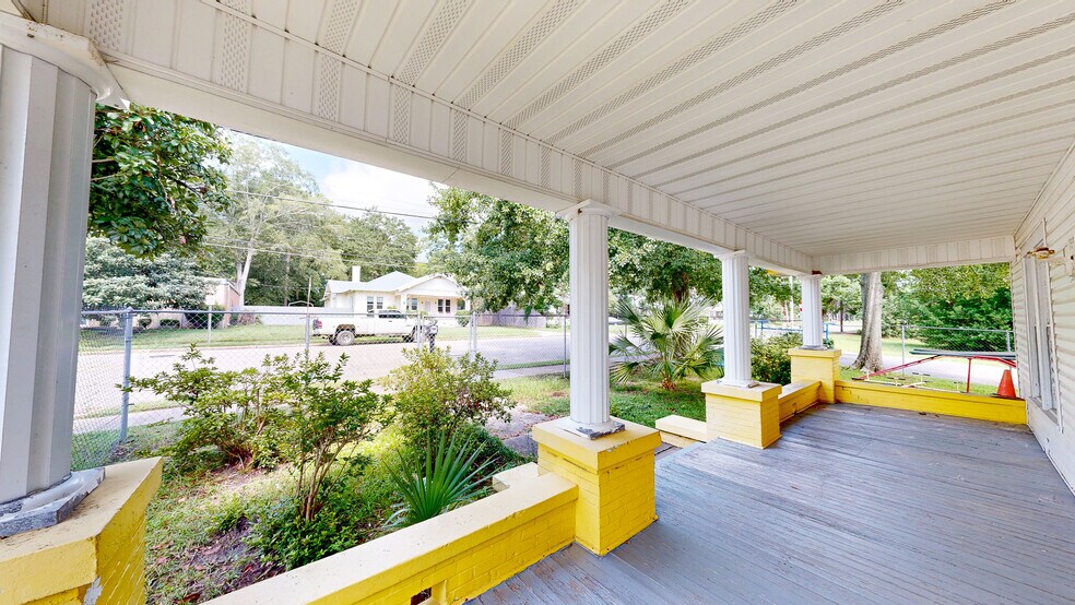 More Photos Of 104 N Herring St, Dothan Office For Sale