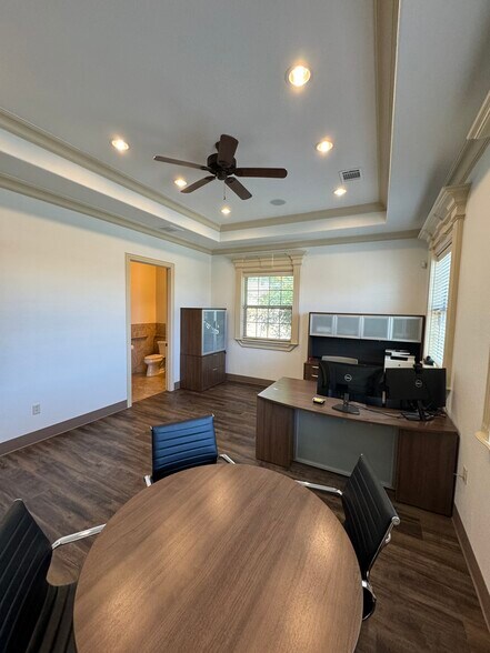 More Photos Of 2271 E Continental Blvd, Southlake Medical For Lease