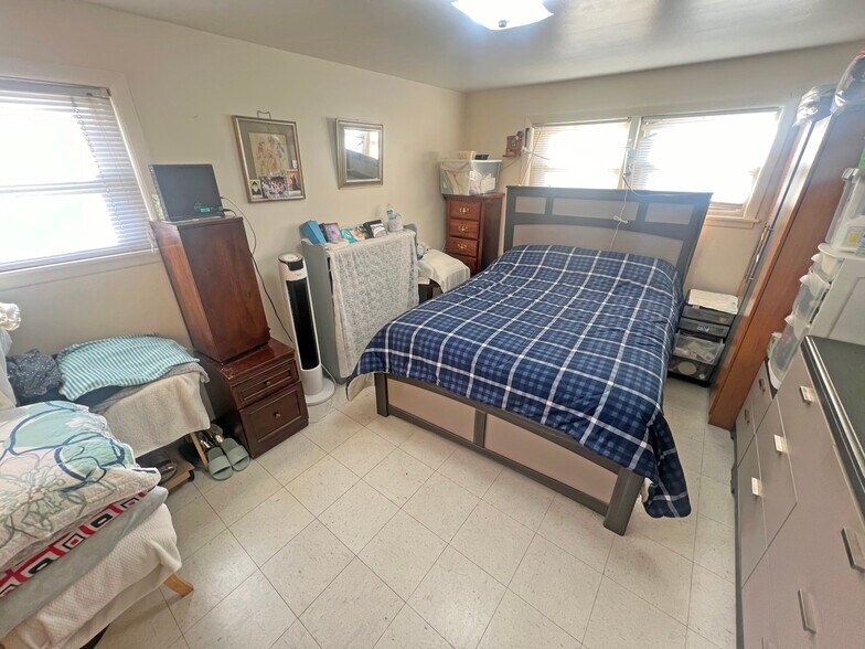 More Photos Of 4905 W Louise St, Skokie Apartments For Sale