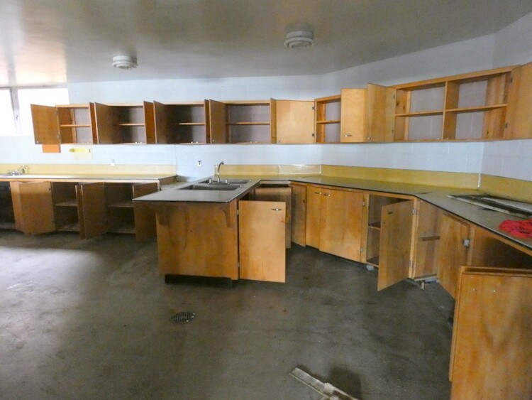 More Photos Of 2316 Corunna Rd, Flint Religious Facility For Lease