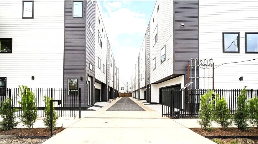 More Photos Of 313 N Nagle St, Houston Multifamily For Sale