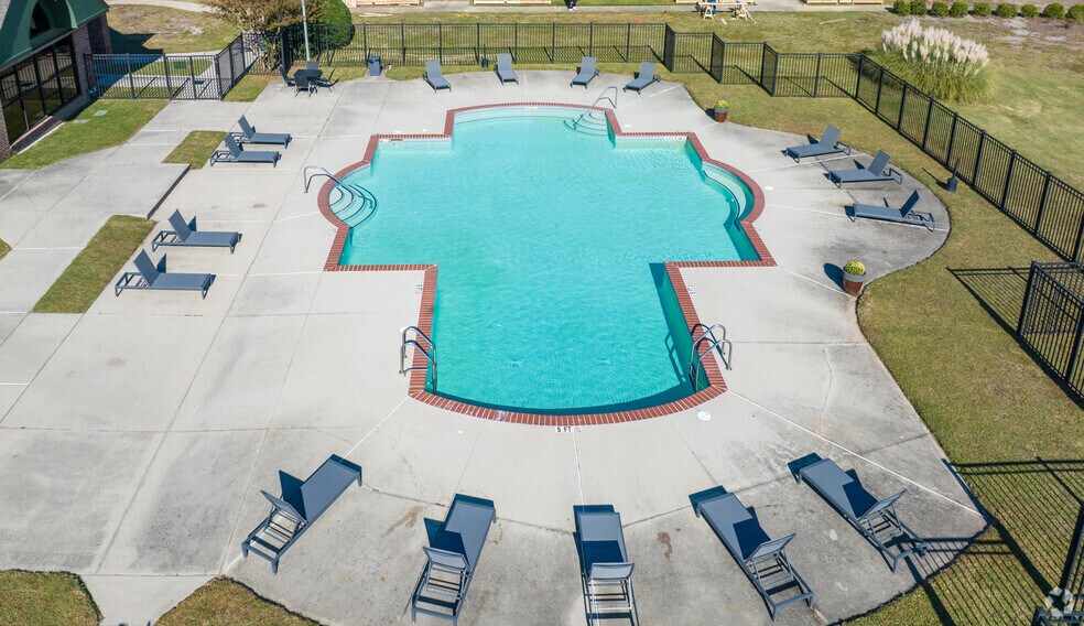More Photos Of 29 Briar Cir, Fayetteville Apartments For Sale