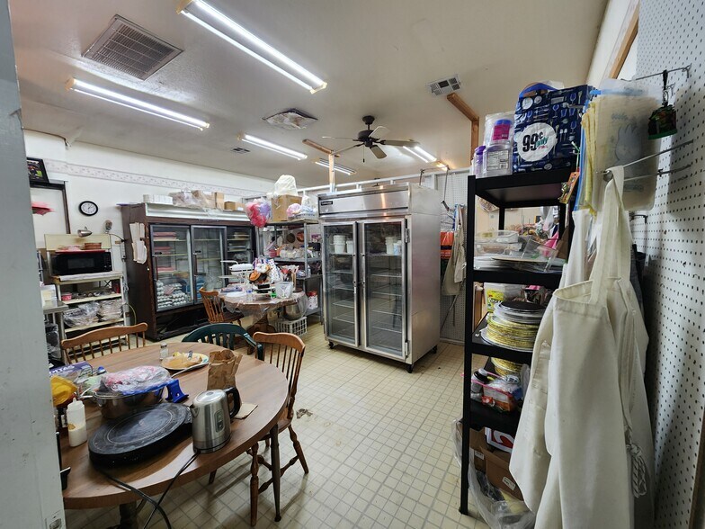 More Photos Of 440 E St, Wasco Restaurant For Sale