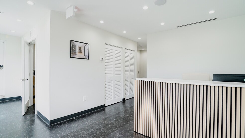 More Photos Of 530 NW 54th St, Miami Office For Sale