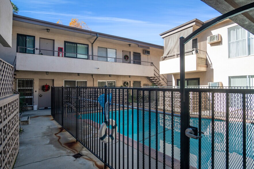 More Photos Of 12070 Woodbridge St, Studio City Apartments For Sale