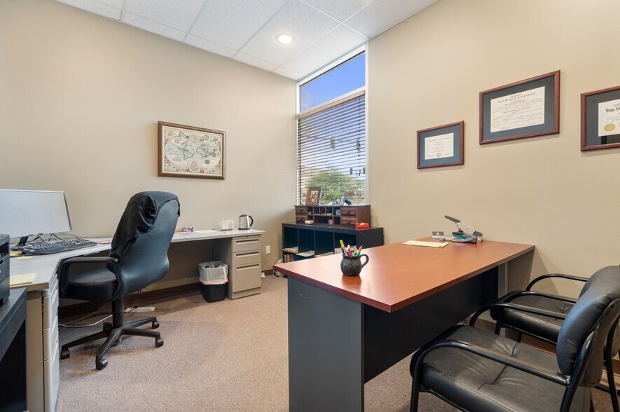 More Photos Of 1345 E Chandler Blvd, Phoenix Office For Lease