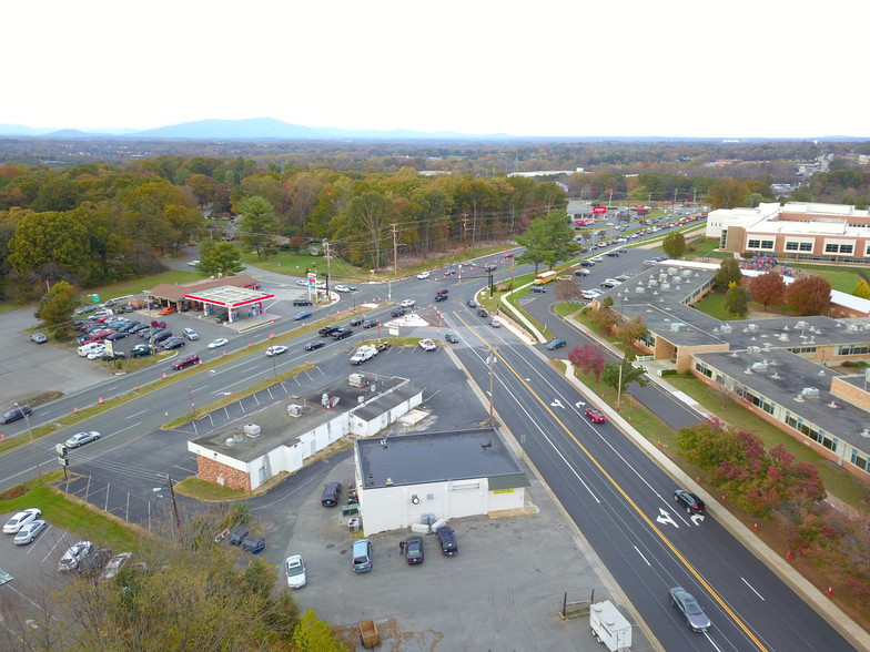 Primary Photo Of 7106 Timberlake Rd, Lynchburg Restaurant For Lease