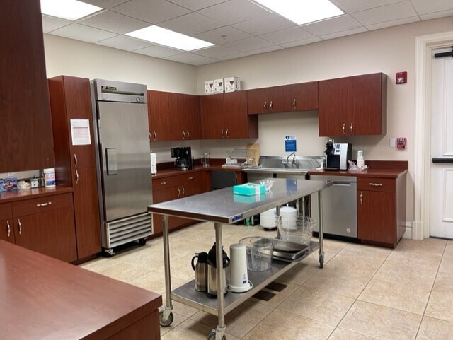 More Photos Of 1185 Immokalee Rd, Naples Office For Lease