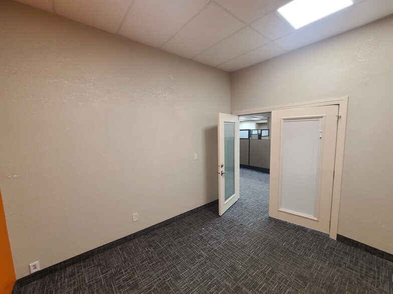 More Photos Of 2360 N Nevada Ave, Minneapolis Warehouse For Sale