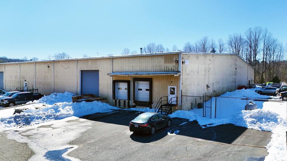 More Photos Of 556 Dettor Rd, Charlottesville Warehouse For Lease