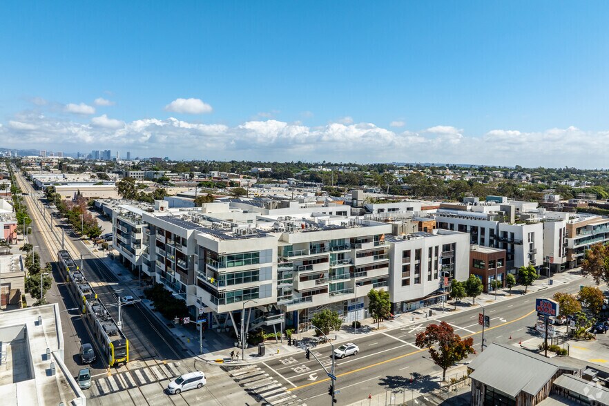 More Photos Of 1625 Lincoln Blvd, Santa Monica Apartments For Lease
