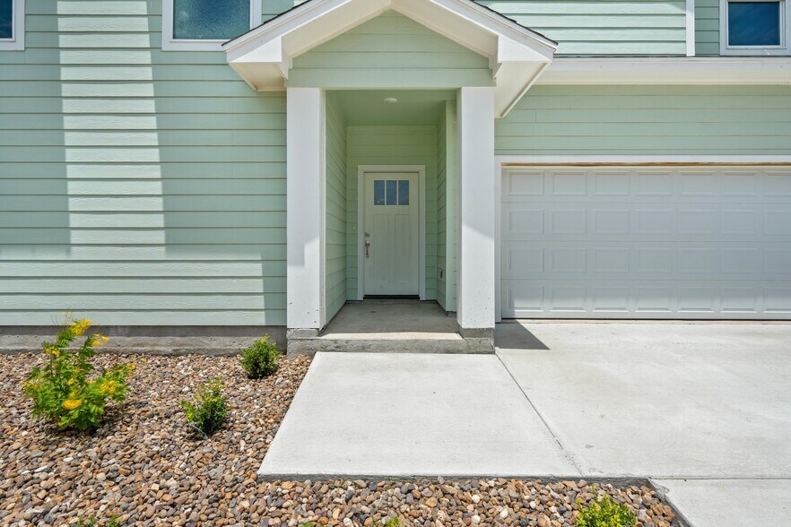 More Photos Of 15501 Cruiser Units st, Corpus Christi Multifamily For Sale