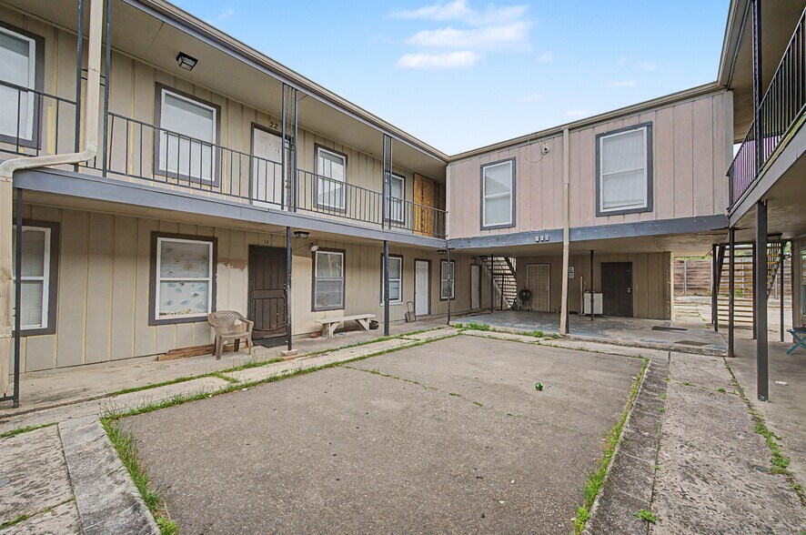 More Photos Of 6711-6817 Tara Ln, New Orleans Apartments For Sale