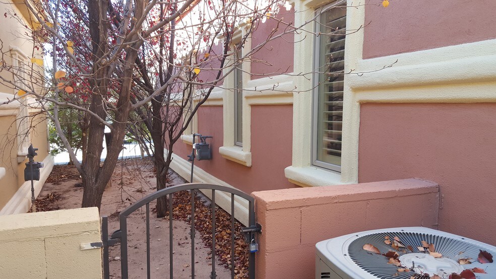 More Photos Of 154 N Festival Dr, El Paso Medical For Sale