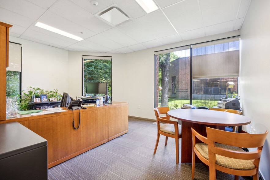 More Photos Of 10245-10255 Old Columbia Rd, Columbia Office For Sale