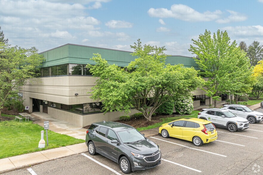 More Photos Of 2660 Horizon Dr SE, Grand Rapids Office For Lease