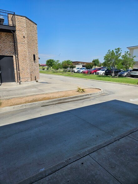 More Photos Of 2761 N Hwy 77, Waxahachie Storefront Retail Office For Lease