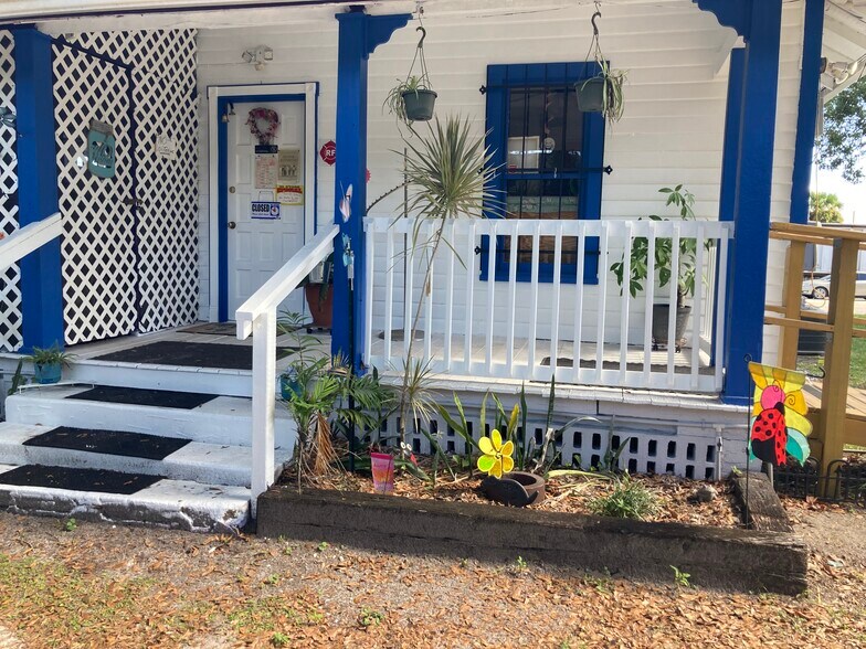 More Photos Of 490 N Spring Garden Ave, Deland Freestanding For Sale