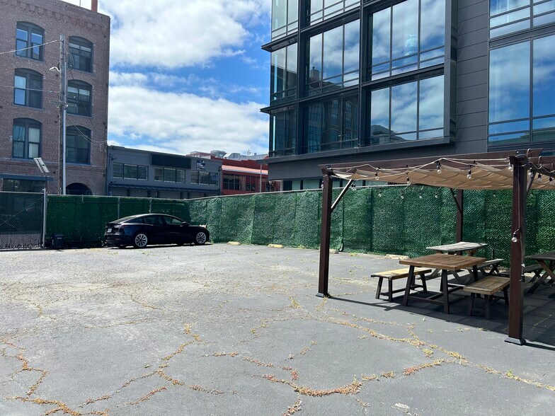 More Photos Of 638 4th St, San Francisco Freestanding For Lease