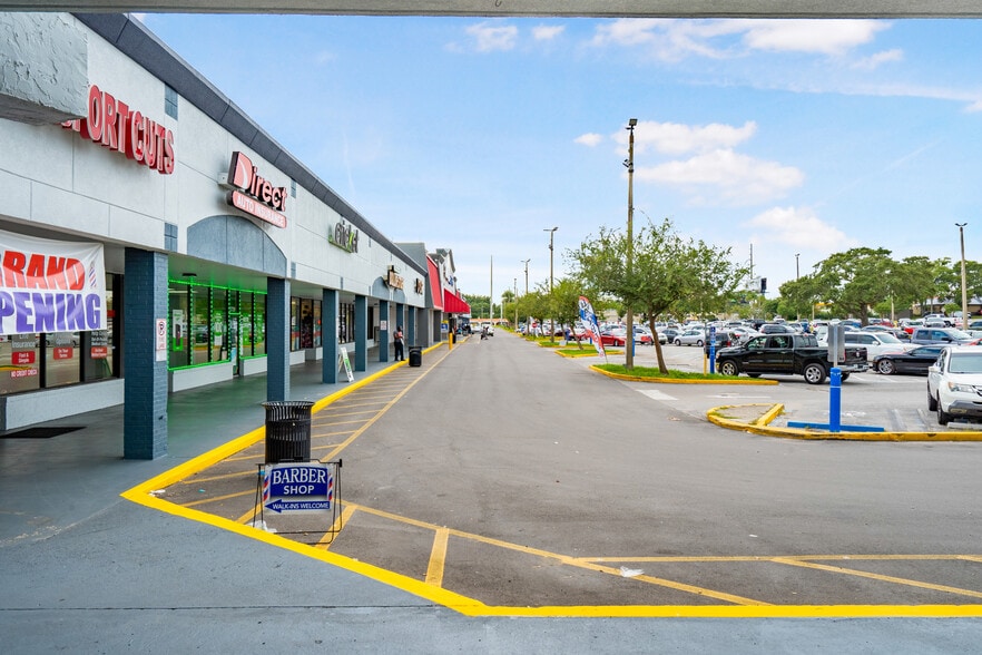 More Photos Of 2625 N Hiawassee Rd, Orlando Storefront For Sale