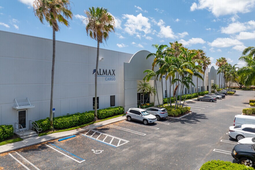 More Photos Of 10300 NW 19th St, Miami Warehouse For Lease