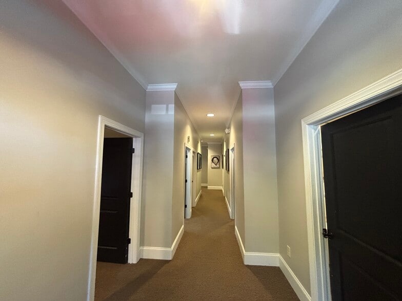 More Photos Of 3985 Arkwright Rd, Macon-Bibb Office For Sale