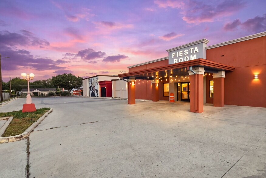 More Photos Of 4946 Rigsby Ave, San Antonio Restaurant For Sale