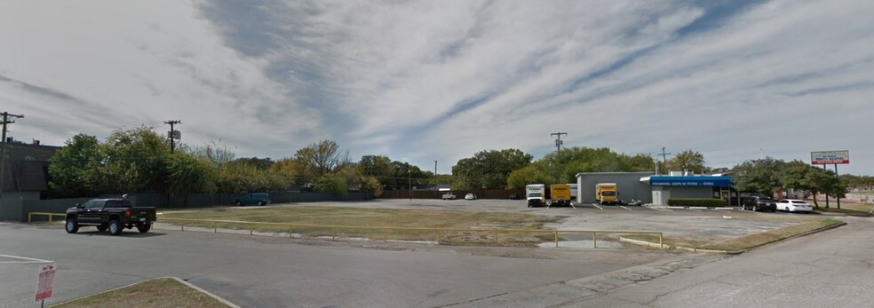 More Photos Of 1922 W Irving Blvd, Irving Land For Lease