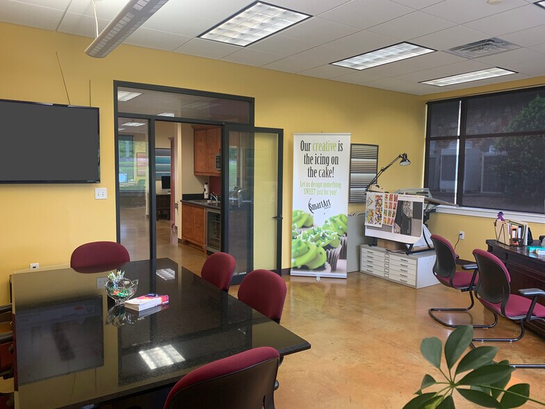 More Photos Of 2015 Stonegate Trail, Vestavia Hills Office For Lease