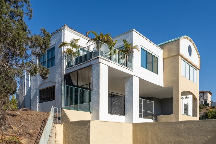 More Photos Of 362-374 Encinitas Blvd, Encinitas Storefront For Lease