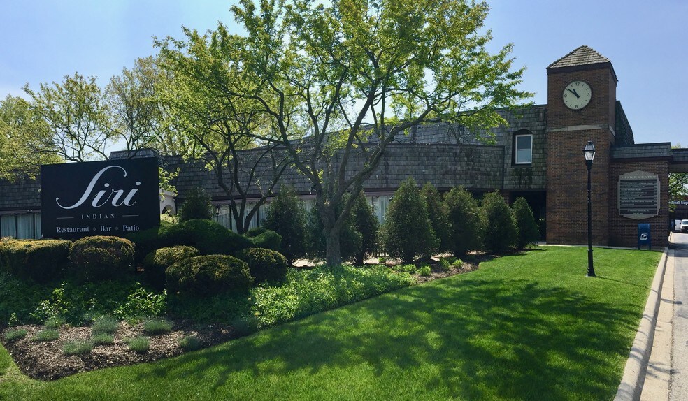 More Photos Of 321-401 E Dundee Rd, Wheeling Storefront For Lease