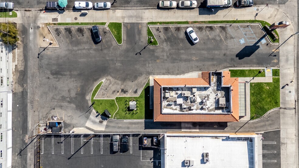 More Photos Of 21201 Sherman Way, Canoga Park Fast Food For Sale