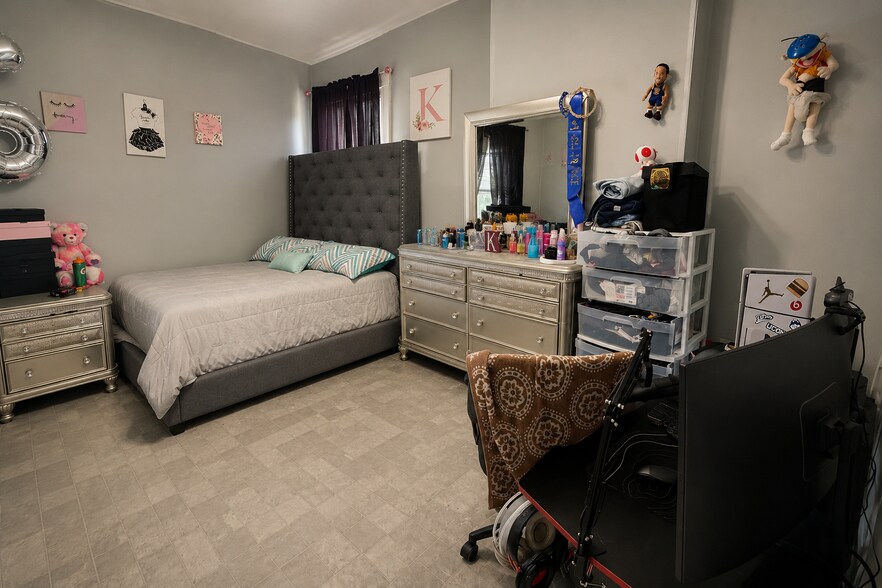 More Photos Of 18-20 Lawrence St, Hartford Apartments For Sale