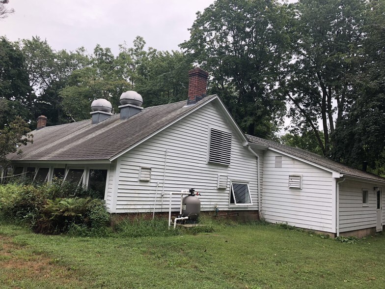 More Photos Of 465 Hills St, East Hartford Contractor Storage Yard For Sale