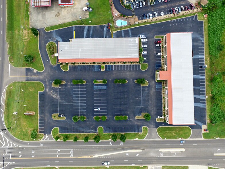 More Photos Of 2040-2078 AL-14 Hwy, Prattville Unknown For Lease