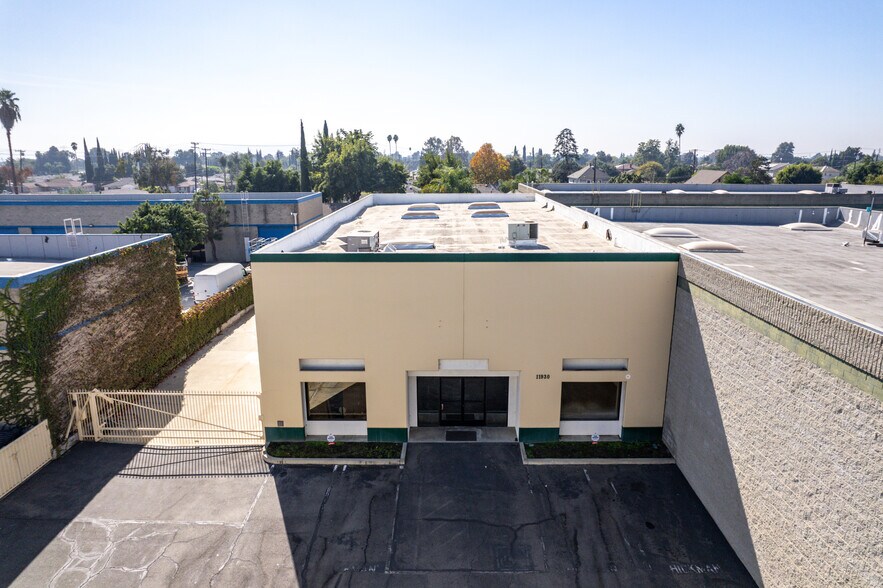 More Photos Of 11930 Goldring Rd, Arcadia Light Distribution For Sale
