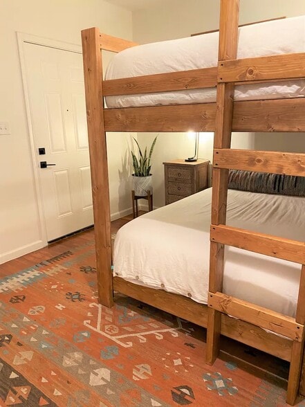 More Photos Of 2513 E Cesar Chavez St, Austin Office For Lease