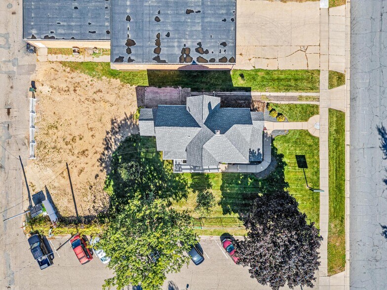 More Photos Of 227 S Arch Ave, New Richmond Office For Sale