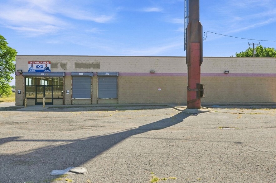 More Photos Of 7870 Southfield Rd, Detroit Freestanding For Sale