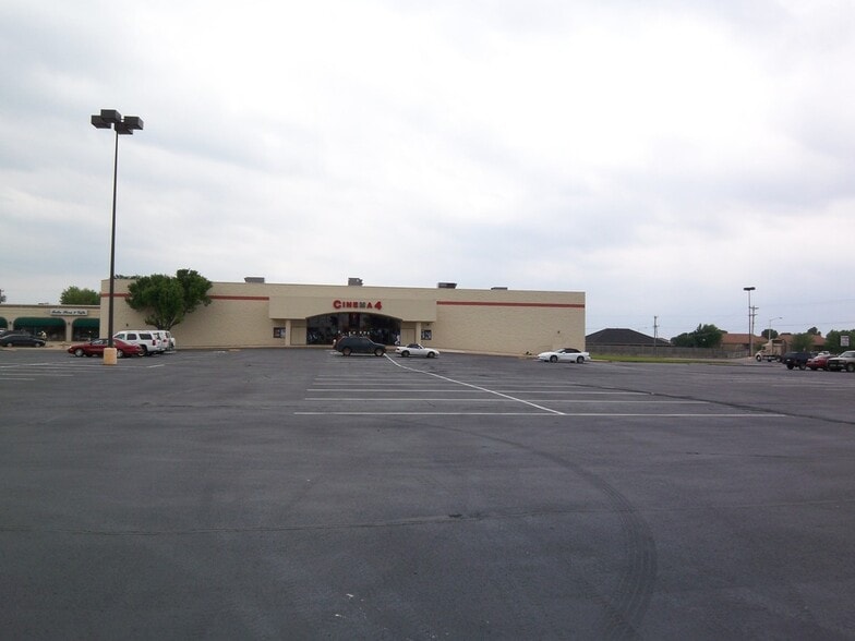 More Photos Of 900 E Prospect Ave, Ponca City Unknown For Lease