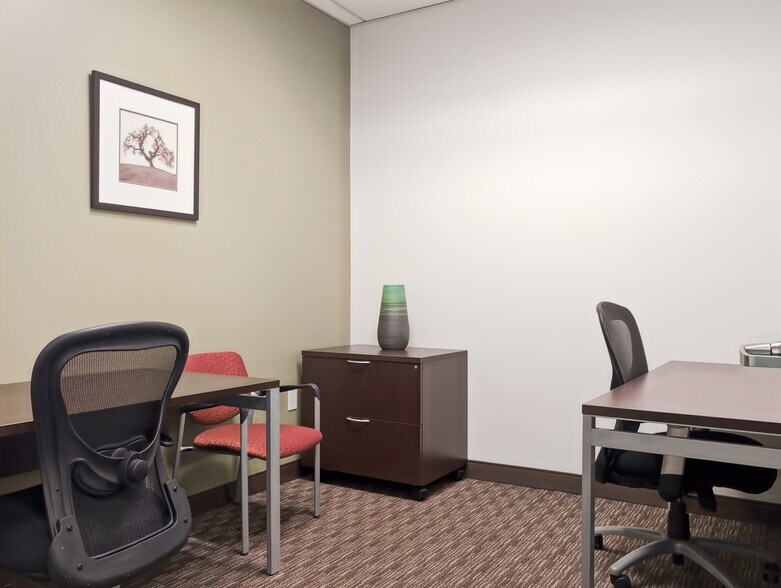 More Photos Of 1177 Avenue Of The Americas, New York Coworking Space