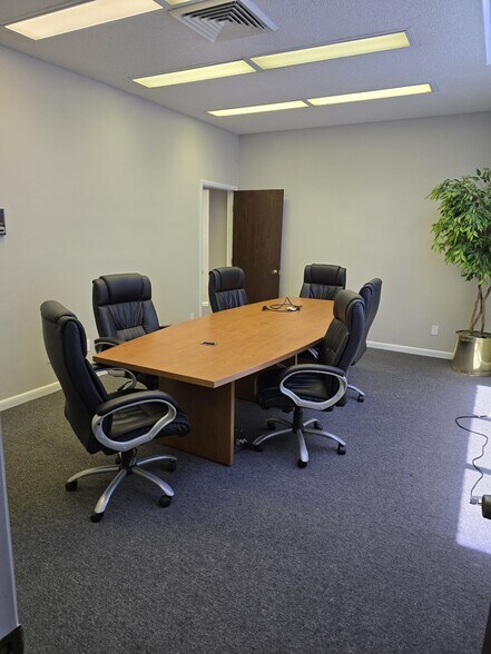 More Photos Of 146 Horizon Ct, Lakeland Office Residential For Lease