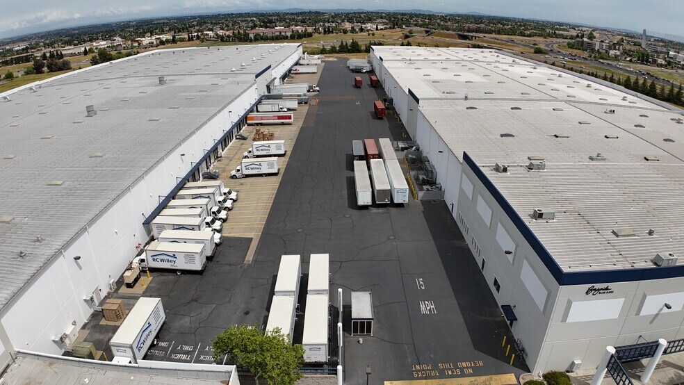 More Photos Of 10000 Alantown Dr, Roseville Manufacturing For Lease