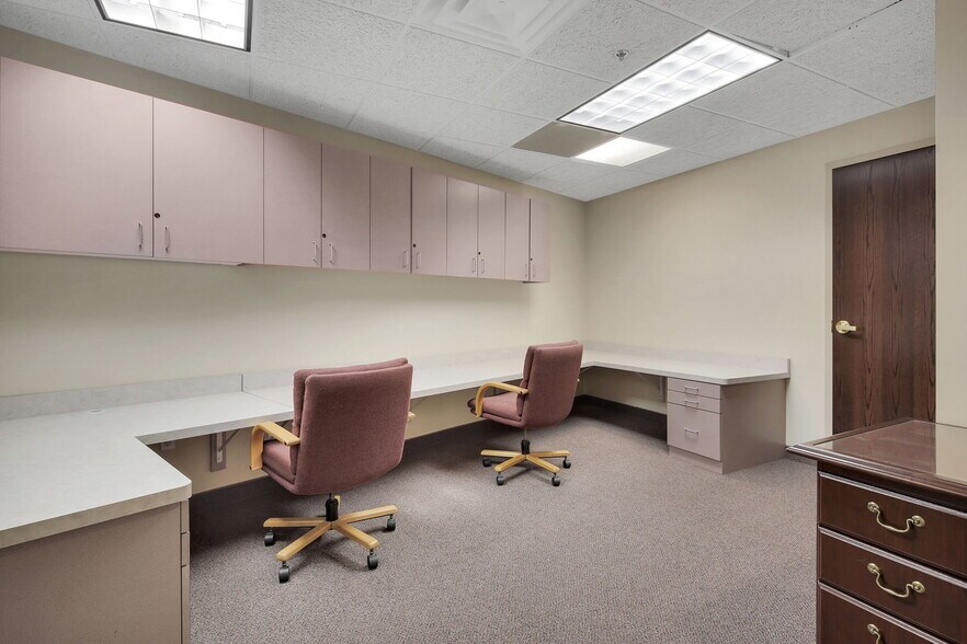 More Photos Of 1511 Northway Dr, Saint Cloud Medical For Sale