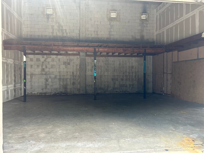 More Photos Of 2309 SW 60th Way, Miramar Warehouse For Lease