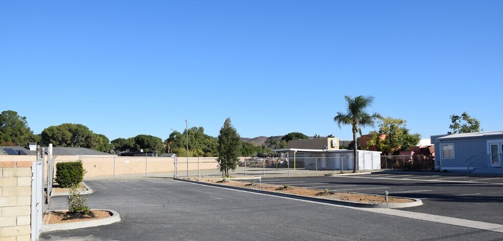 More Photos Of 4620 Felspar St, Jurupa Valley Land For Lease